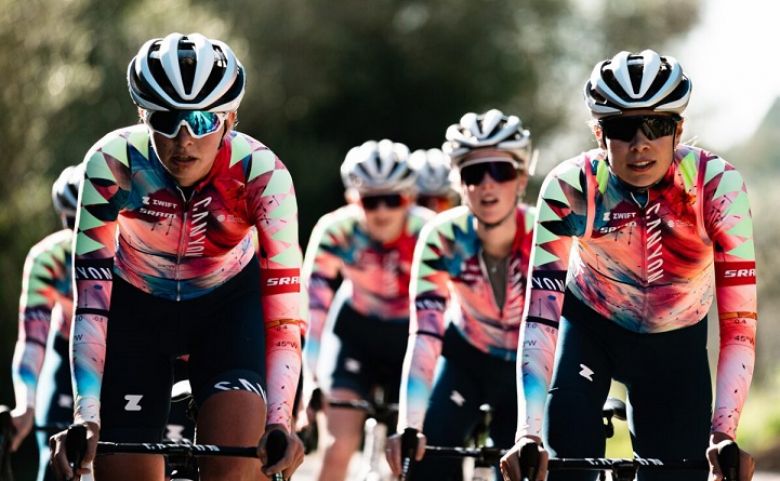 Route (F) : Canyon // SRAM Racing dévoile son maillot pour 2022 #TakeTheLead #Canyon #Niewiadoma #Jersey #UCIWWT