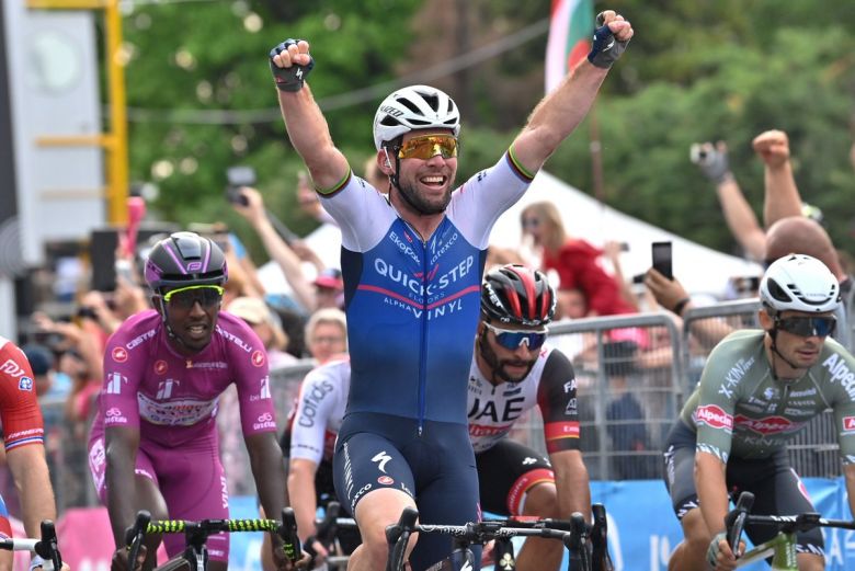 Tour d'Italie - Cavendish la 3e étape, Démare 2e, Van der Poel en Rose !