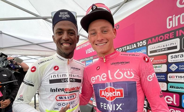 Tour d'Italie : Girmay : "Le smiley de Van der Poel ? Je n'avais pas vu" #Giro105 #Girmay #Giro #VanDerPoel #IWG #MvdP