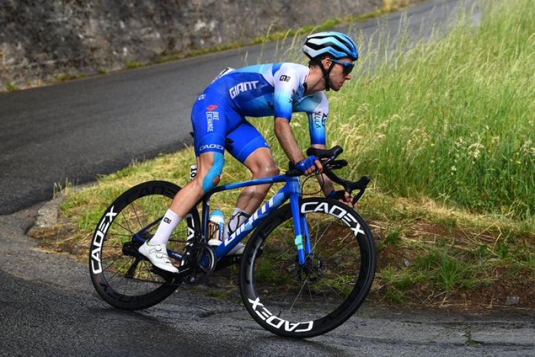 Tour d'Italie : Simon Yates quitte le Giro lors de la 17e étape ! #Giro #Yates #Giro105 #Carapaz #Hindley #Landa