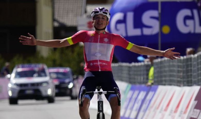 Tour d'Italie U23 - Leo Hayter assomme Romain Grégoire, Martinez a craqué