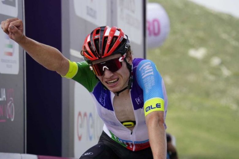 Tour d'Italie U23 - Van Eetvelt : «C'est génial d'avoir pu gagner...»