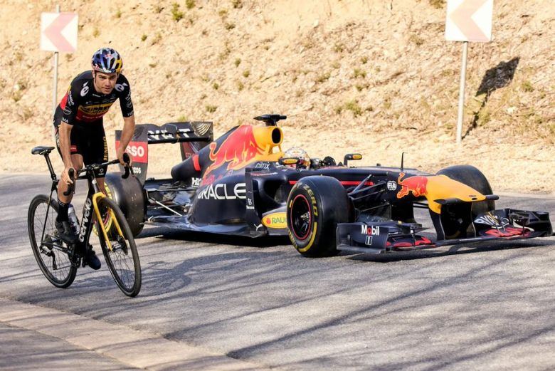 Quand Wout Van Aert fait une publicité avec Max Verstappen !