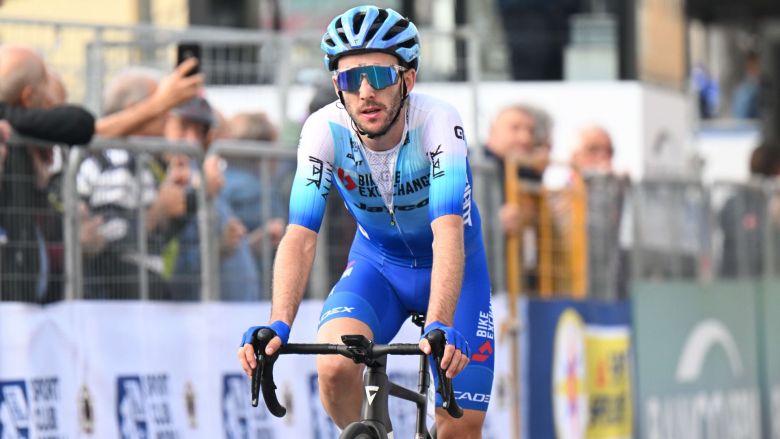 Infirmerie - Simon Yates absent du Tour de Lombardie suite à une chute
