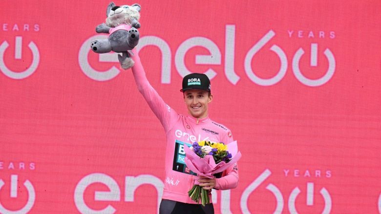 Giro d’Italia – Il Giro d’Italia ha svelato la sua nuova maglia rosa!