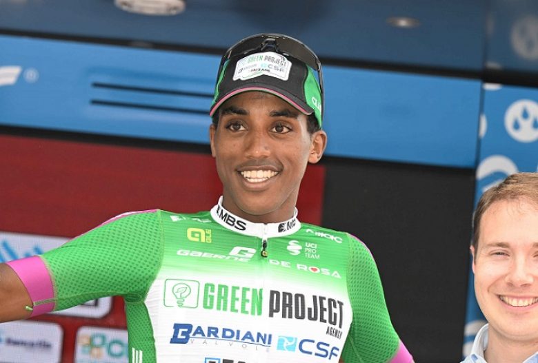 Route - Henok Mulubrhan a été élu cycliste africain de l'année 2023