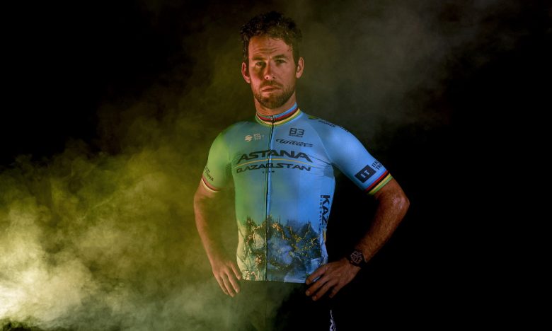 Route - La nouvelle tunique d'Astana Qazaqstan Team et de Mark Cavendish