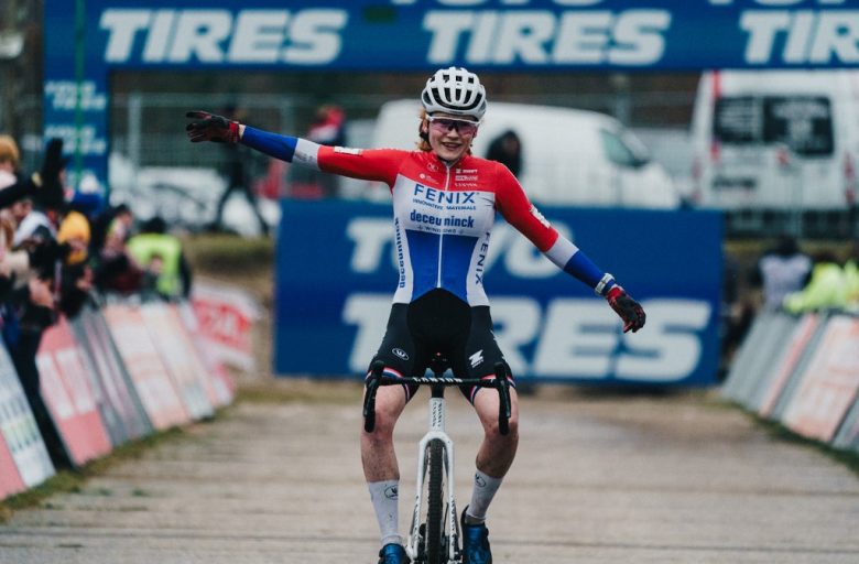 Cyclo-cross - CDM - Puck Pieterse triomphe à Zonhoven, Brand malheureuse