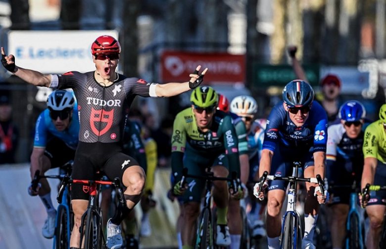Paris-Nice - Arvid de Kleijn la 2e étape au sprint, Laurence Pithie leader !