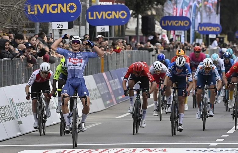 Tirreno-Adriatico - Philipsen la 2e étape, Girmay déclassé, Zingle en profite