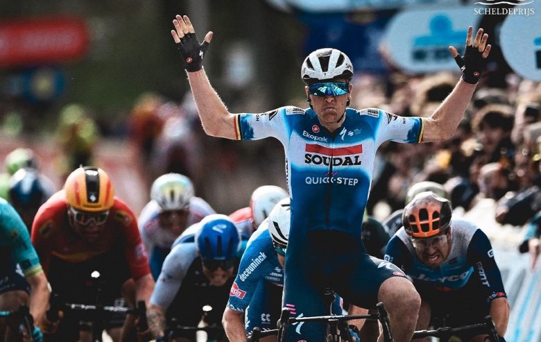 Tim Merlier prend sa revanche sur Jasper Philipsen !