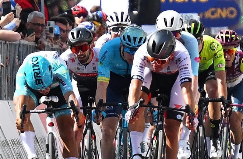 Enrico Zanoncello gagne la 1ère étape à la photo-finish