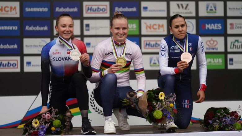 https://www.cyclismactu.net/photo/news/91839_podium_ef.jpg
