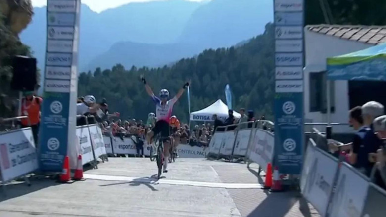 Terres de l'Ebre - José Manuel Díaz s'impose dans un sprint au sommet #ClasicaTerresdel'Erbre #Agirre #Mas #TV #Burgos 