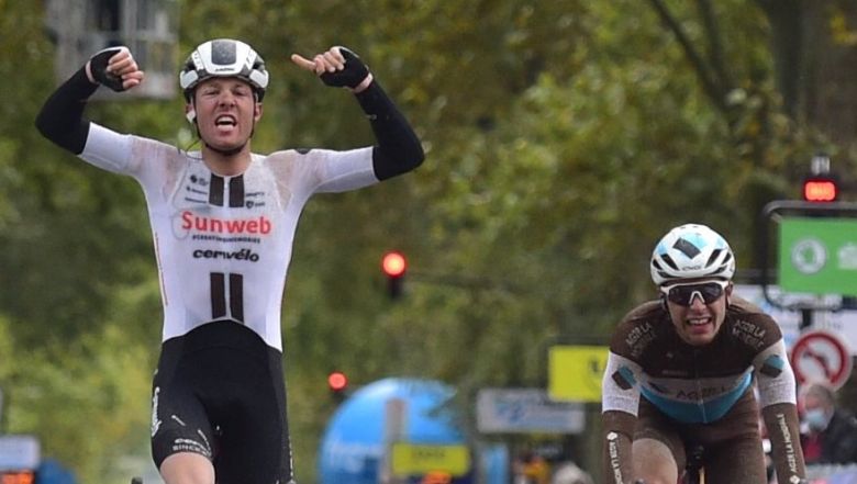 Paris-Tours - Casper Pedersen s'impose devant Benoît Cosnefroy