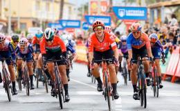 La Vuelta Femenina - Alison Jackson la 2e étape après un final chaotique !