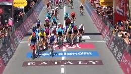 Tour d'Italie - Jonathan Milan s'offre la 4e étape du Giro... Ganna a essayé
