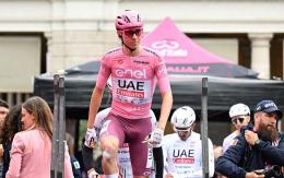 Tour d'Italie - Tadej Pogacar disqualifié pour un cuissard ? L'UCI dément !