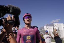 Tour d'Italie - Jonathan Milan, le triplé : «Un travail fantastique»