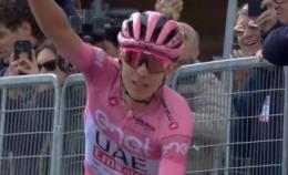 Tour d'Italie - Tadej Pogacar écrase la 15e étape, Romain Bardet dans le coup