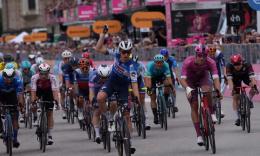 Tour d'Italie - Tim Merlier d'un rien devant Jonathan Milan sur la 18e étape