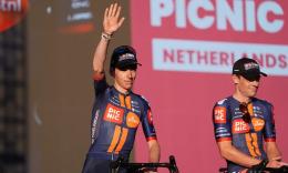 Tour d'Italie - Le Team Picnic PostNL avec Romain Bardet... pour son dernier Giro