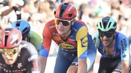 Tour d'Italie - Daan Hoole : «Nico Denz roulait très proche de la moto...»