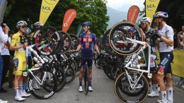Critérium du Dauphiné - Les vibrans hommages rendus à Romain Bardet !