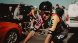 Tour d'Espagne - La Lotto avec un maillot spécial et plusieurs cartes à jouer