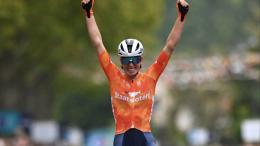 Championnats d'Europe - Demi Vollering sacrée après un long raid en solitaire