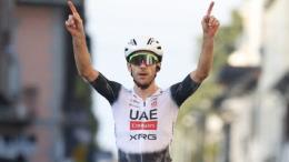 Coppa Agostoni - Adam Yates vainqueur en solitaire après la crevaison de Canal