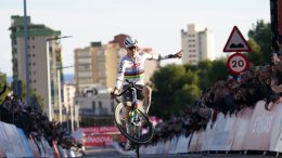 Coupe du Monde - Finalement présent, Van der Poel fait le show à Benidorm