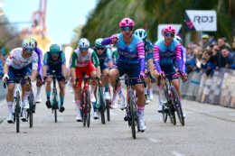 Classica Valenciana - Dylan Groenewegen devant Paul Magnier, 1ère d'Unibet Rockets