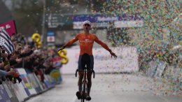 Championnats du Monde - 8e titre pour Mathieu van der Poel, Tibor del Grosso 2e