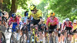 Route - Victime d'une chute à l'entraînement, Niklas Behrens loin des pelotons