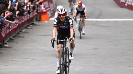 Strade Bianche - La Suissesse Elise Chabbey s'impose au terme d'un final chaotique