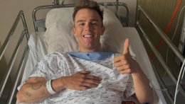 Route - Thibau Nys opéré avec succès suite à des douleurs au genou «récurrrentes»