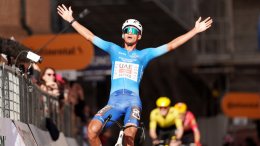 Tirreno-Adriatico - Isaac Del Toro remporte la 6e étape et augmente son avance