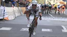 Milan-San Remo - Tadej Pogacar a remporté Milan-San Remo... sur un vélo cassé !