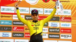 Gand-Wevelgem - Wout van Aert accompagné par Brennan et Laporte sur Gand-Wevelgem