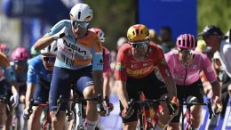 Région Pays de la Loire - Facile... Ethan Vernon la 1ère étape du Pays de la Loire