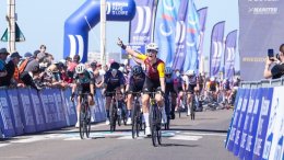 Région Pays de la Loire - Amalie Dideriksen vainqueure ! Grosse chute dans le final