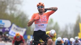 Paris-Roubaix - Filippo Ganna : «Comparé à lui, je suis une chèvre sur un vélo»