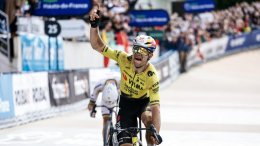 Paris-Roubaix - Wout Van Aert bat Tadej Pogacar au sprint ! Une édition légendaire