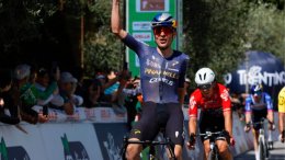 Tour des Alpes - La 3e étape... course neutralisée, Finn abandonne, Pidcock gagne