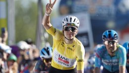 Tour de Romandie - Tadej Pogacar devance sur la ligne Dorian Godon sur la 2e étape