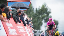 La Vuelta Feminina  - Noemi Rüegg remporte la 1ère étape... Devant Lotte Kopecky