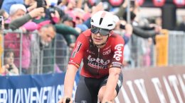 Tour d'Italie - Arnaud De Lie est malade : «Je ne me suis jamais senti aussi mal…»