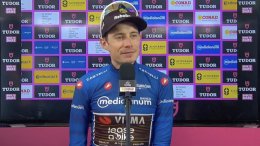 Tour d'Italie - Jonas Vingegaard : «Je suis aussi content avec le maillot bleu...»