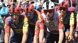 Tour d'Italie - La Lidl-Trek accuse les motos : «Ce final... une blague»